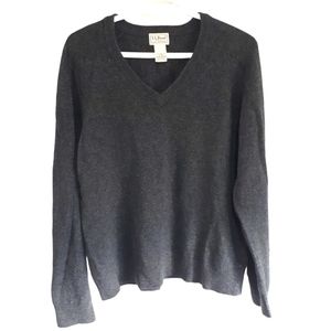 V-Neck Lamb's Wool Sweater in Charcoal, size Large, Regular Length